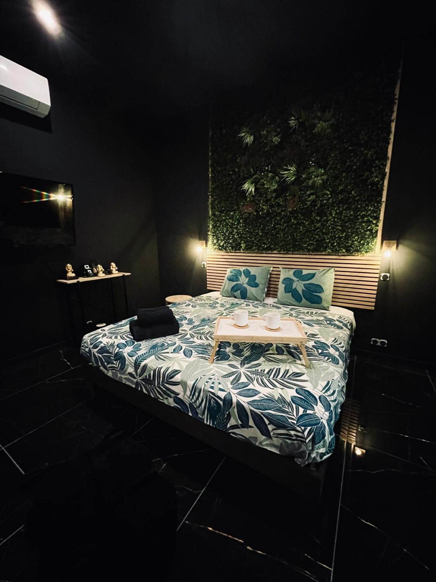 Jungle Love Room De L Hermitage Tournon-sur-Rhone Bagian luar foto
