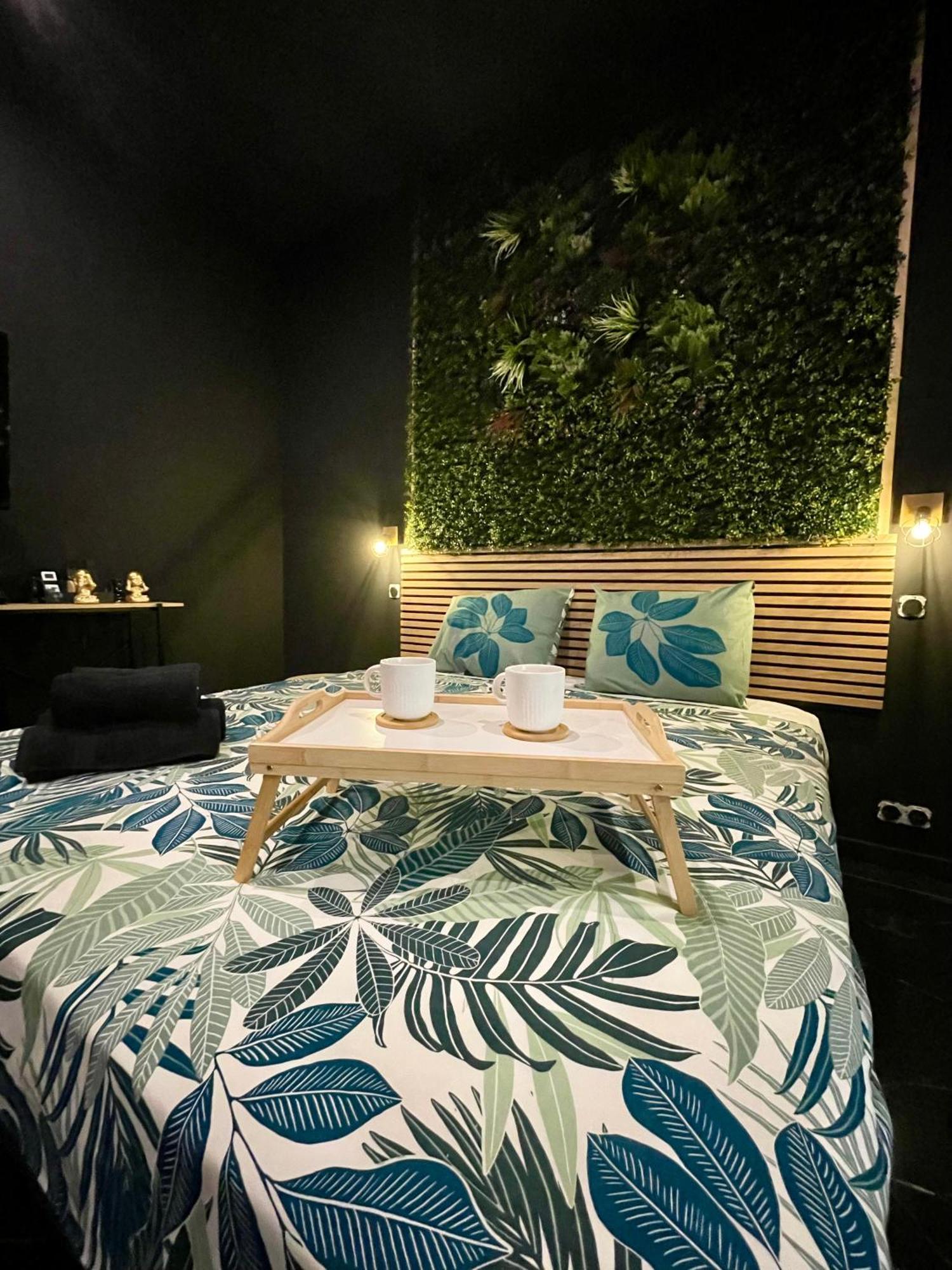 Jungle Love Room De L Hermitage Tournon-sur-Rhone Bagian luar foto